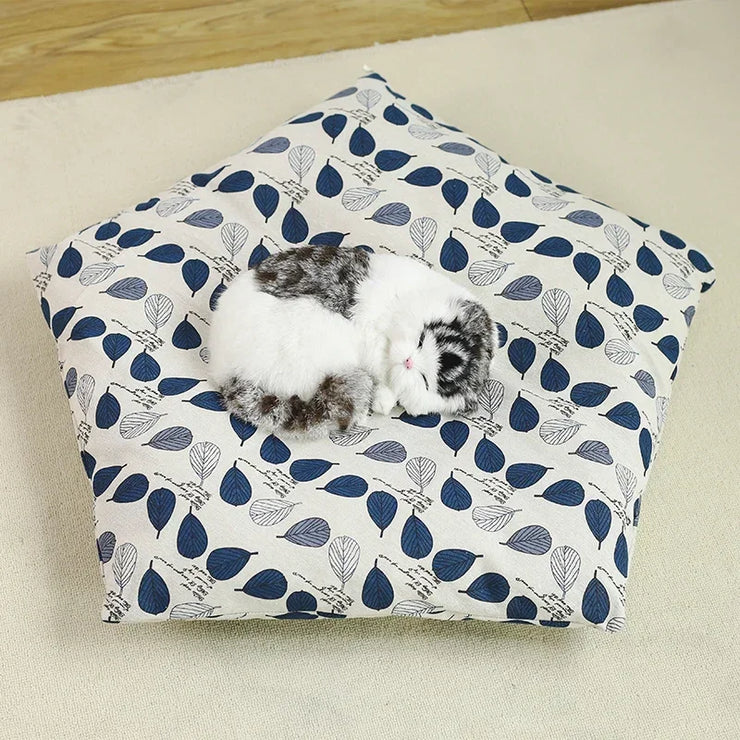 Pet Tent House Dog Bed Portable Removable Washable Teepee Puppy Cat Indoor Outdoor Kennels Cave with Cushion and Blackboard
